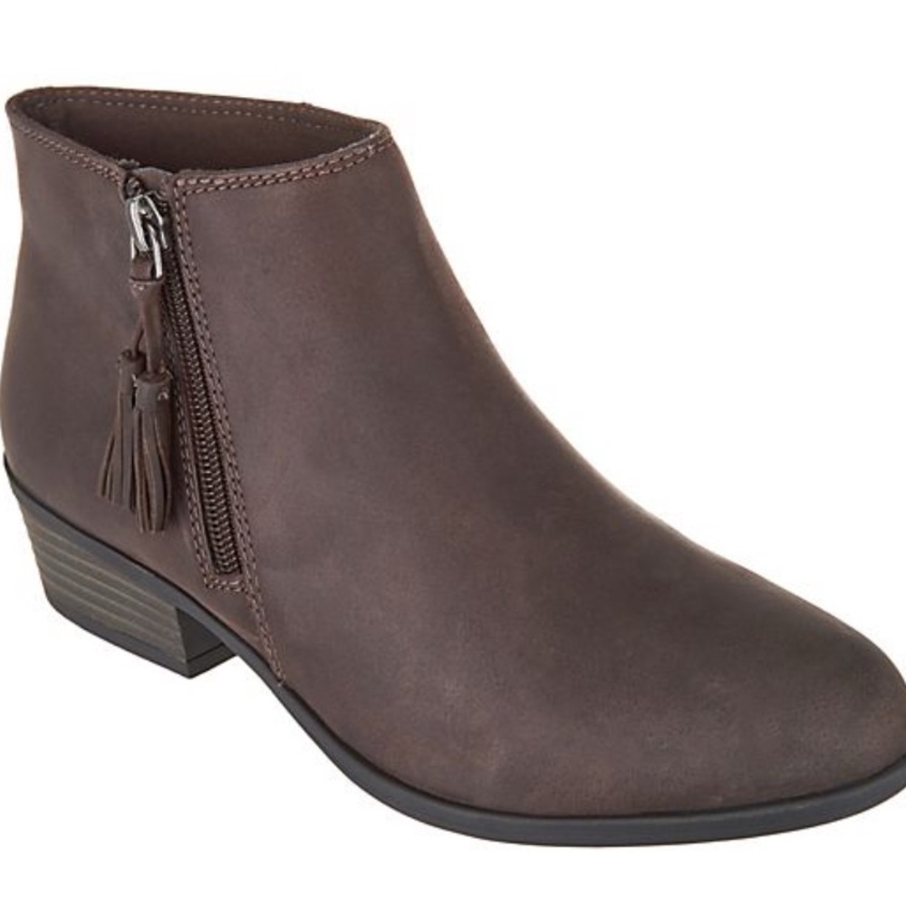 NWOT Clark brown leather ankle boots sz 9